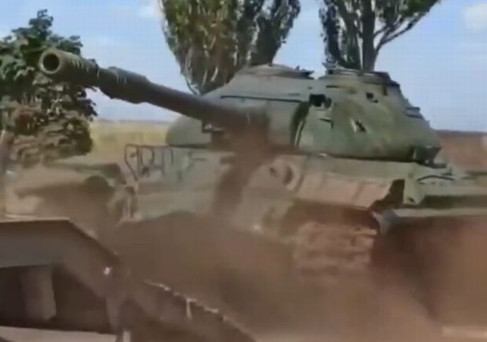 ミリオタを狂喜乱舞…ソビエト連邦が開発した重戦車「T-10」投入か？！