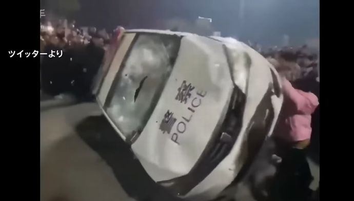 中国で花火使用禁止の取り締まりに反対の若者が暴徒化…パトカーを襲撃！