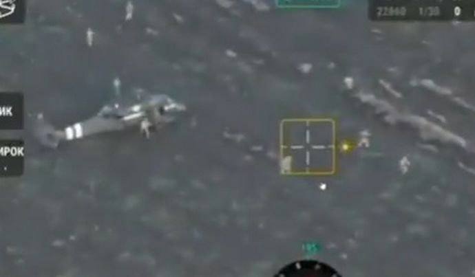 ウクライナ軍が汎用ヘリ「ブラックホーク」で特殊部隊をヘリボーン投入…ポクロウシク戦線！