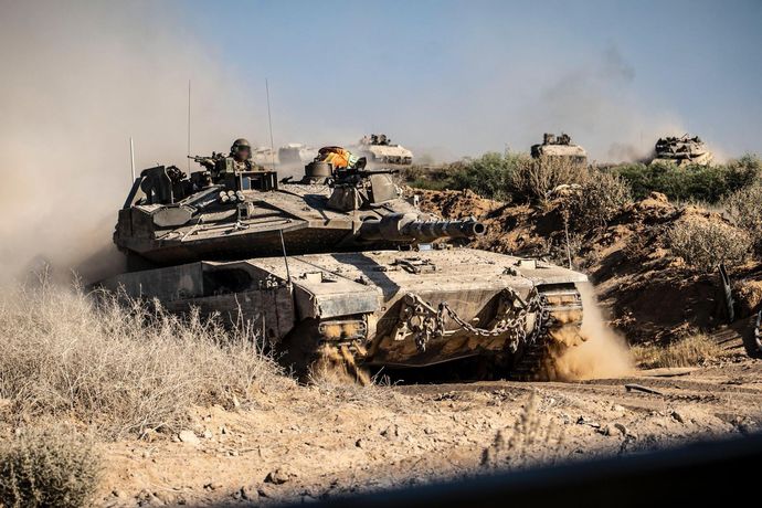 イスラエル軍がガザへの地上侵攻を開始、戦車部隊が市内に…住民の避難終わらぬうち！