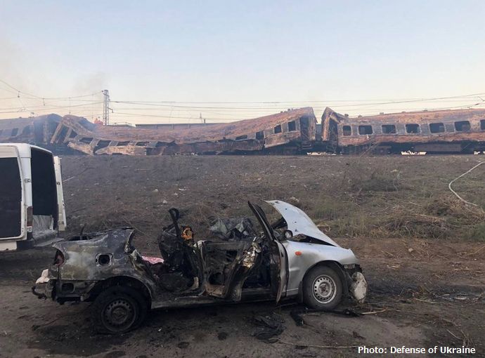 ロシア軍、鉄道駅に停車中の列車をミサイルで攻撃…少なくとも22人が死亡！