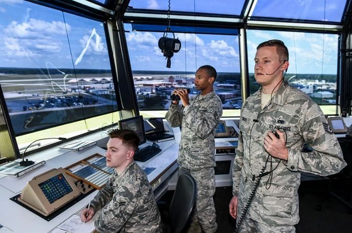 米政府閉鎖、航空管制官不足で8000便以上が遅延…今後数日も混乱続く見通し！