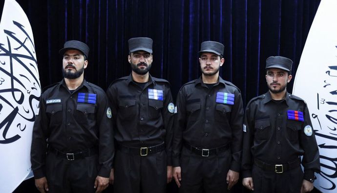 アフガニスタン北部の神学校で礼拝中に爆発、15人死亡…治安当局はテロと見て捜査を開始！