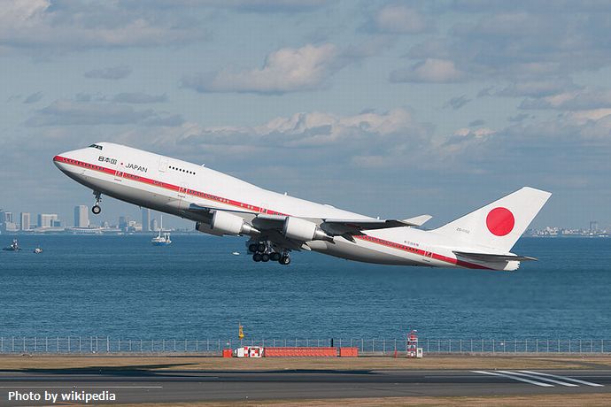 800px-Japanese-Airforce-002-02
