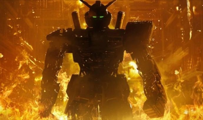 ハリウッド実写版「ガンダム」の監督が来日、動く実物大ガンダムと対面！