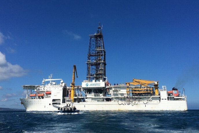 南鳥島近海でレアアース泥の回収に成功、日本のレアアース確保へ大きな一歩！