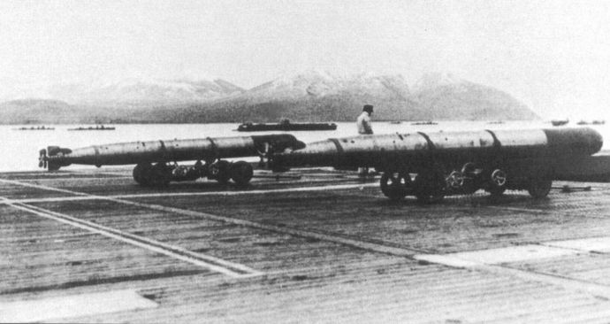 米軍は100発撃って1発当たればいいの考えだからレーダー運用できるんだよな…日本軍は一発必殺だから！