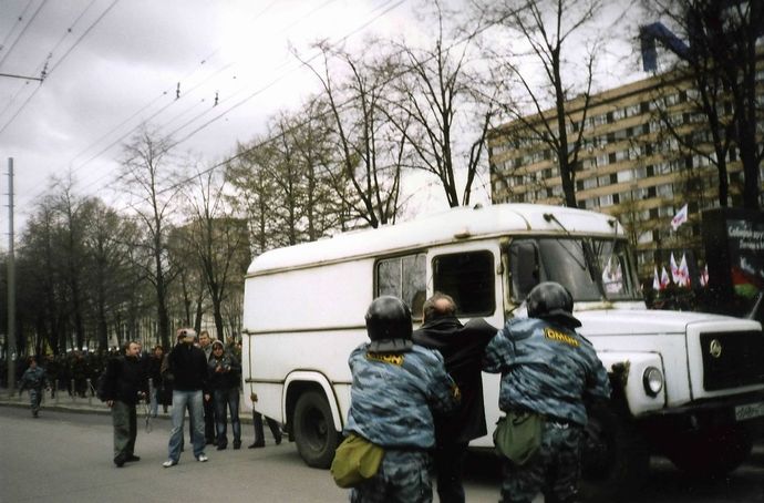 1280px-Dissenters_March,_Moscow,_14_April_2007_-_13