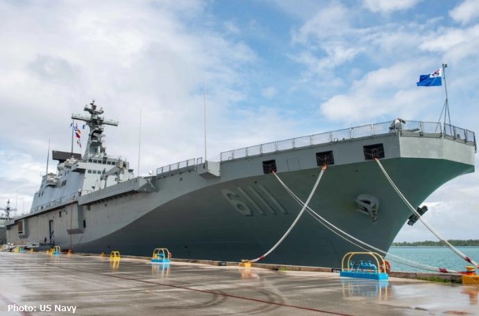 韓国海軍の独島級揚陸艦が米海軍グアム海軍基地に寄港…艦内で歓迎レセプション！
