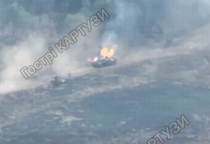 ロシア軍が戦車8両を投入し、ウクライナ軍陣地を襲撃も待ち伏せ砲撃され戦車4両撃破…ルハンスク州！