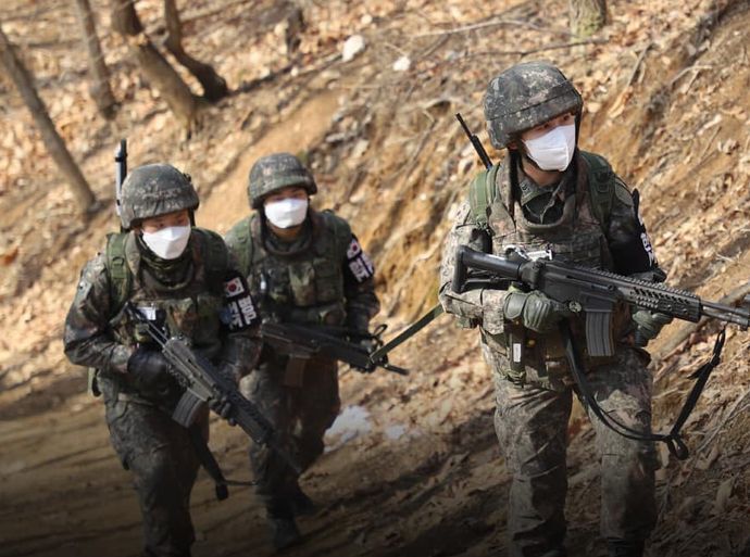 北朝鮮軍兵士1人が軍事境界線を越境して韓国側に…亡命の意思を示す！