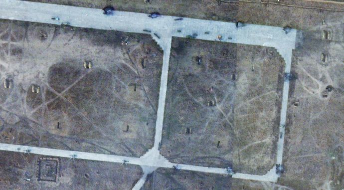 米国がウクライナに供与している兵器「30年前の型落ちで捨てる予定だったもの」…ロシア軍ヘリ9機を一気に破壊！