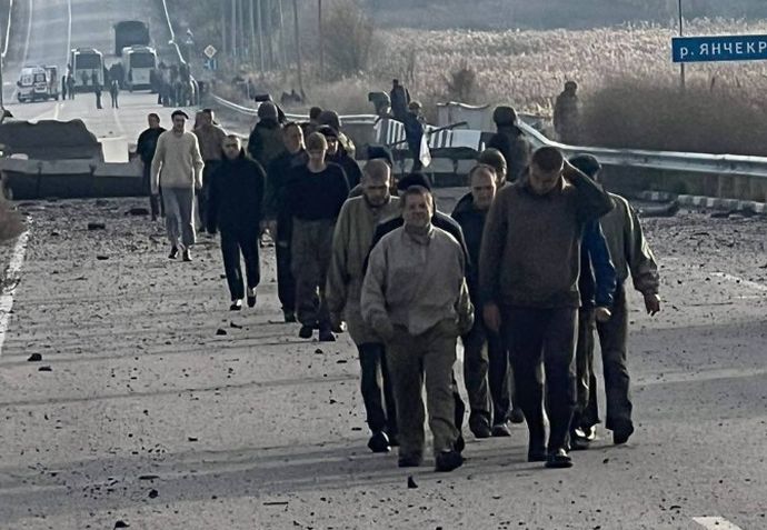 ウクライナ兵107人が捕虜交換で帰還…合計で1千人超がロシア側から！