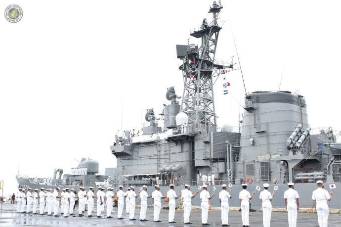海上自衛隊の護衛艦「しまかぜ」が比ミンダナオ島の海軍基地に寄港…現地部隊が歓迎！