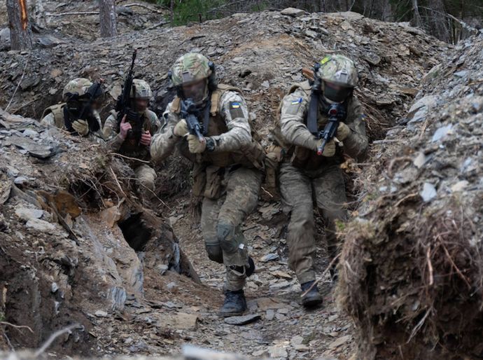 ウクライナ軍が博打に出る、精鋭の4個海兵旅団を全てを16kmの狭範囲に集中投入…ドネツク州南部！