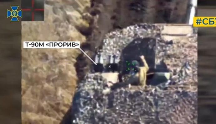映像がデジタルだなと思ってたら、自爆突入型無人航空機「スウィッチブレード600」だった！