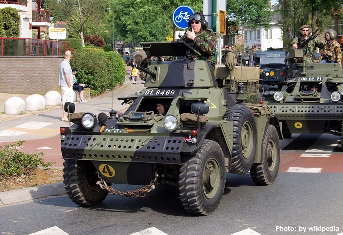 1200px-Ferret_armoured_car,_Bridgehead_2011_pic1