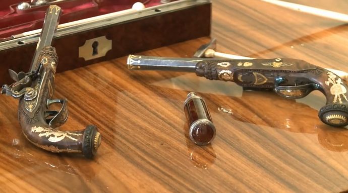 フランス皇帝ナポレオンが自殺未遂に使った拳銃2丁が競売に…落札予想価格は約2億6000万円！
