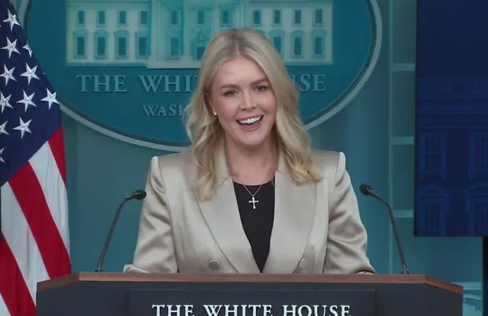 トランプ大統領の選挙不要発言、レビット米報道官「ただの冗談」と火消し！