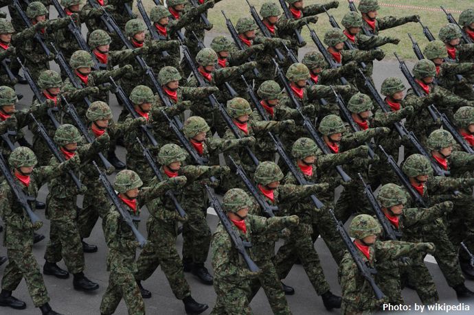 防衛省、陸上自衛官の定員約2000人を海上自衛隊と航空自衛隊に振り替えへ…人員を有効活用！