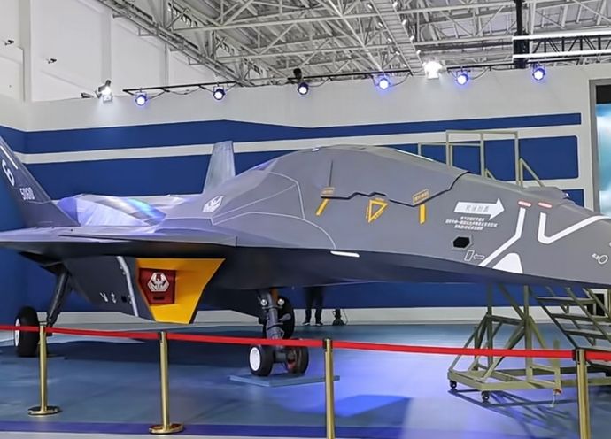 中国の第6世代戦闘機？「白帝」が長春航空ショーで展示…南天門プロジェクトの主要な構成要素の一つ！