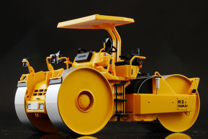 「ロードローラー」の模型の縮尺はどうして1/50？…大人がハマる「建機モデル」！