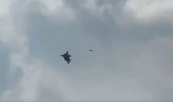 米軍F-15戦闘機、イラク上空でのシャヘド自爆ドローン撃墜ミッションに失敗！