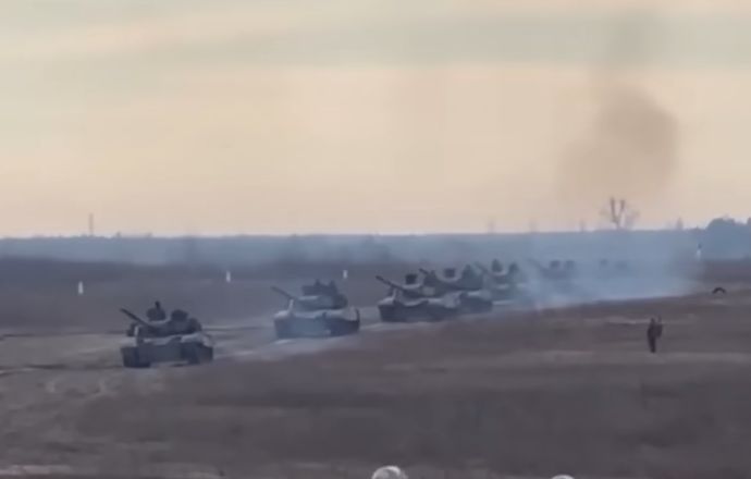 行方不明のPT-91「トファルディ」戦車隊をついに投入か、映像で出て来たの初めてじゃないか！