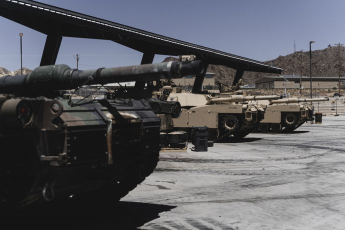 米海兵隊のM1エイブラムス戦車、新たな配備先が決定するまで ...