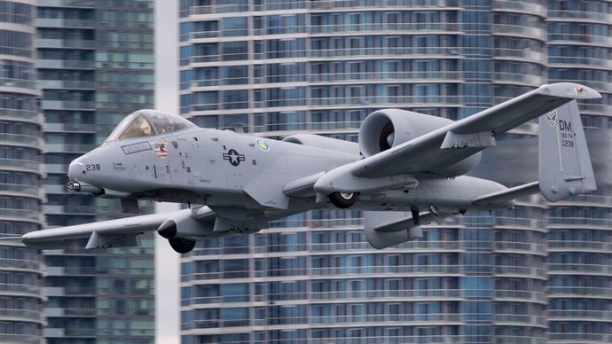 「まだ退役しないの？」不死身の対地攻撃機A-10…トランプ大統領の要求も跳ねのける生命力の謎！