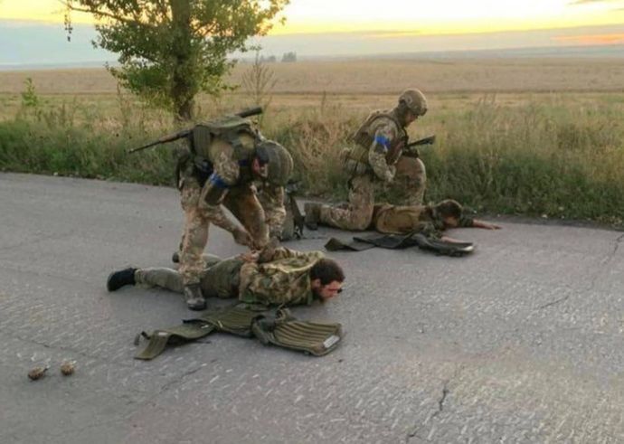 ロシア軍兵士の投降がウクライナ東部で相次ぐ…「犠牲いとわない攻撃」で士気低下か！