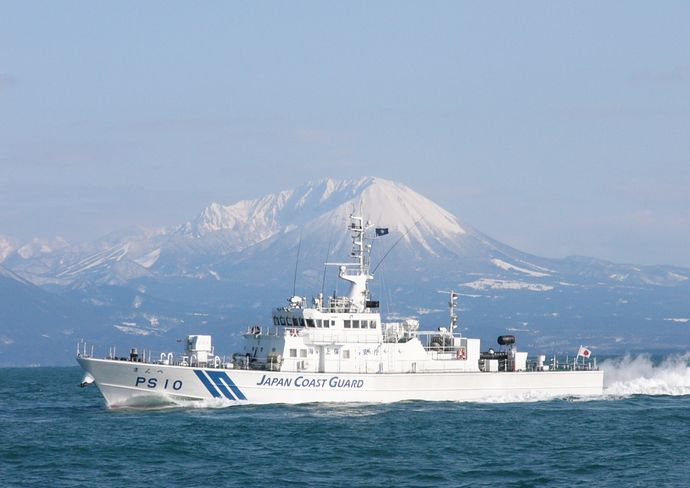 海保巡視船「さんべ」内での弾薬庫の中で、職員が血を流して倒れているのを発見…死亡確認！