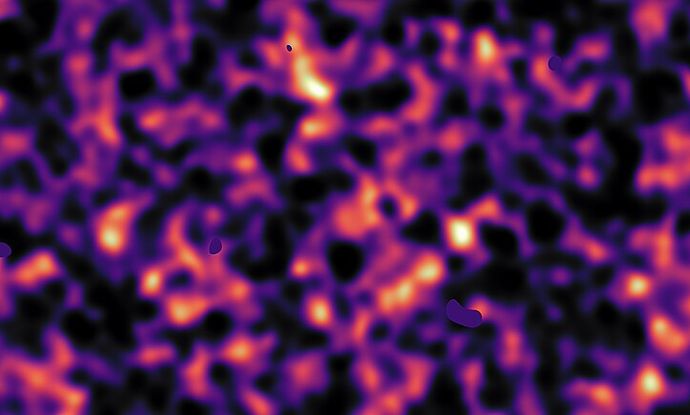 ダークマターも重力からは逃れられない！