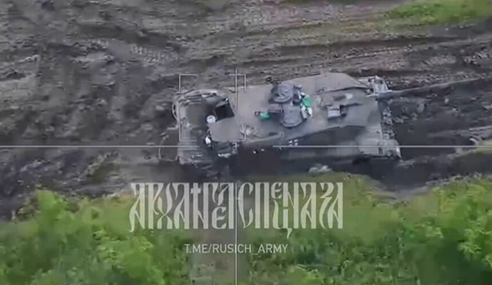 6億円の最新レオパルド2戦車、ロシアの9万ドルのランセットドローン攻撃で損傷か！