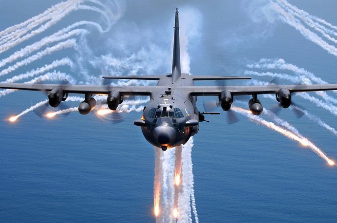 1280px-AC-130H_Spectre_jettisons_flares