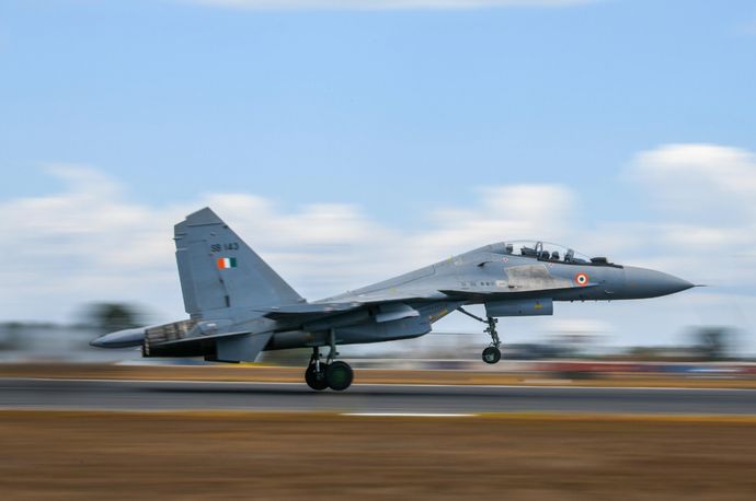 茨城百里基地にスホーイ戦闘機(Su-30MKI)が飛来…空自とインド空軍が共同訓練を実施へ！
