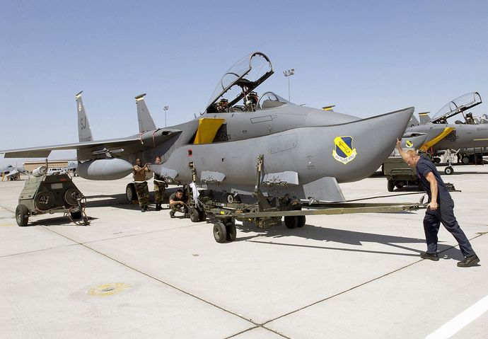 1280px-F-15E_CFT