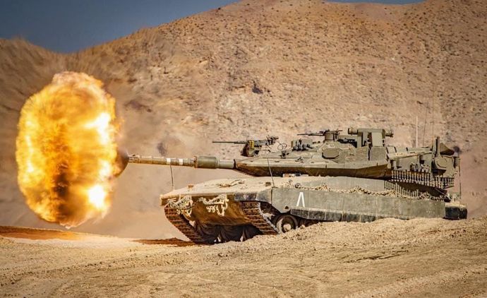 イスラエル軍、食料求めるガザの住民に戦車砲2発を発射…59人が死亡！