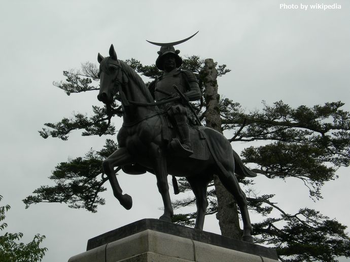 Statue_of_Date_Masamune1_DSCN5347_20080823