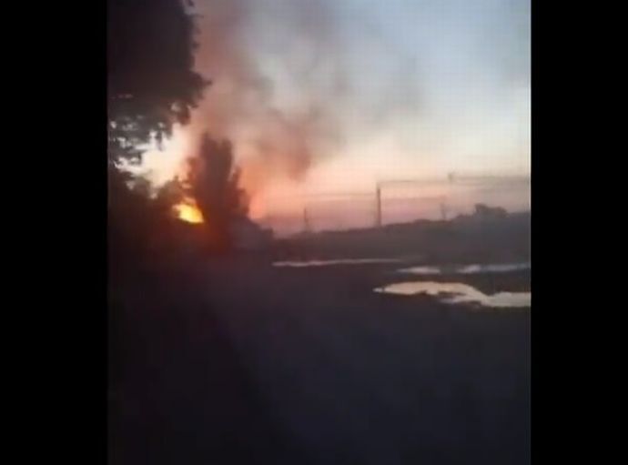 ウクライナ軍の長射程砲、ロシア軍の弾薬輸送列車を攻撃…補給線の遮断狙う！