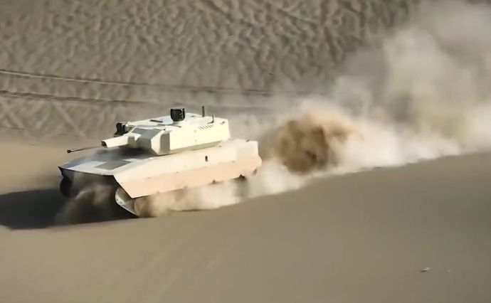 中国の新型無人戦車「VU-10」を公開、その戦力は主力戦車に迫る…香港メディア！
