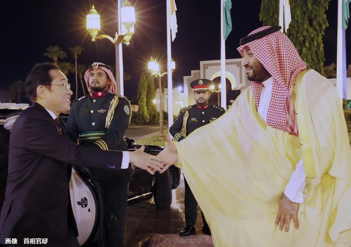 岸田首相、ゼレンスキー大統領と会談できず“赤っ恥帰国”も早くも中東へ…豪雨続く国内軽視に高まる不満！