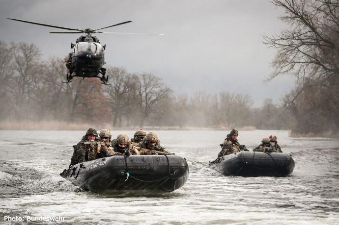 ドイツ連邦軍の海軍特殊部隊の兵士は陸上でも特殊作戦のエキスパートです！