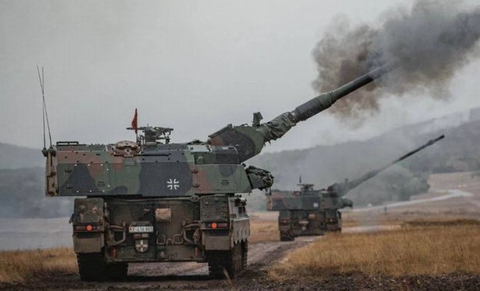 ドイツがウクライナに新型砲弾を255発を提供、PzH2000自走榴弾砲の最大射程は70kmへ！