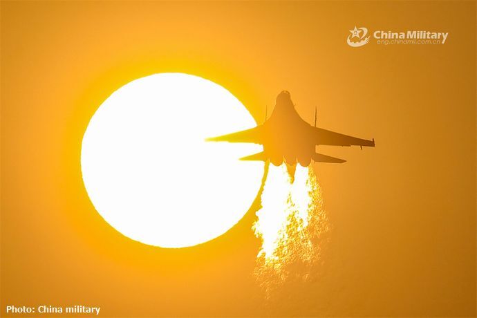 中国軍用機10機が台湾海峡の「中間線」を越境…蔡英文総統の訪米に報復すると警告！