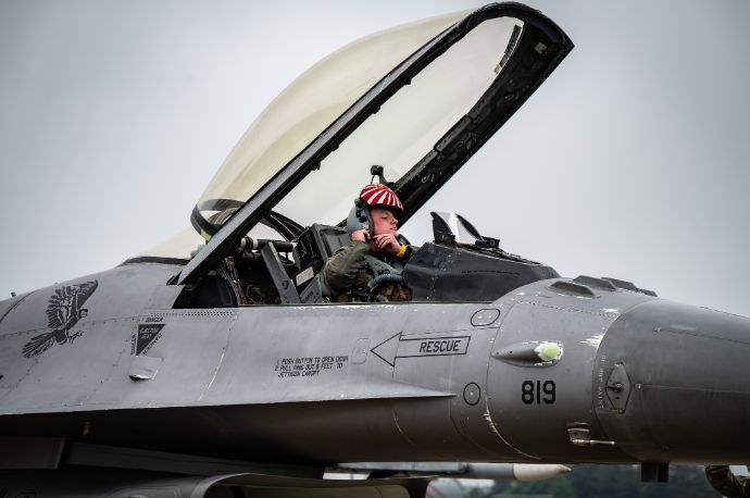 米空軍三沢基地からF-16戦闘機が動き出す…アジャイル・コンバット・エンプロイメントを実施！