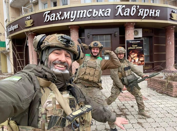 東部バフムートを守るウクライナ軍が「ますます孤立」、ロシア占拠で兵站補給路が減少…英国防省が分析！