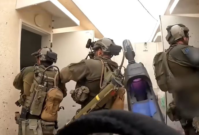 イスラエル海軍特殊部隊「シャイェテット13」が人質250人を救出する映像を公開！