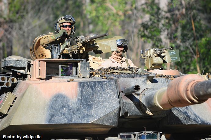 Turret_of_Australian_M1A1_Abrams_tank