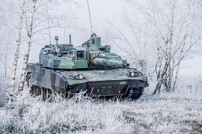 フランス陸軍の主力、ルクレーク戦車部隊を各種サポート部隊が支援！